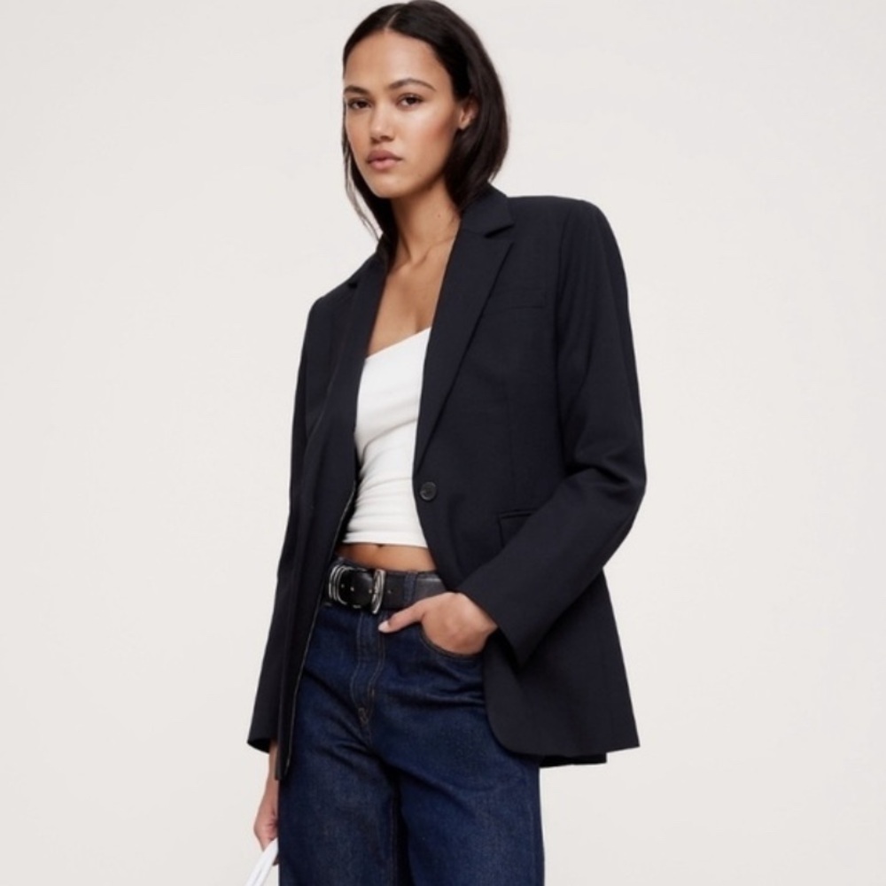 Banana Republic Women’s Navy stretch Blazer surgeon cuff double vent size 8 Tall